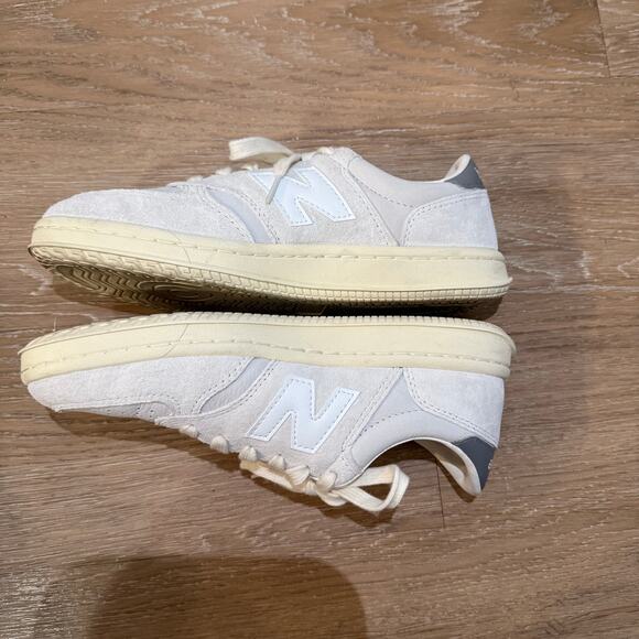 New Balance Gray Cream Unisex T500 Sneakers Mens 7.5 Womens 9.5